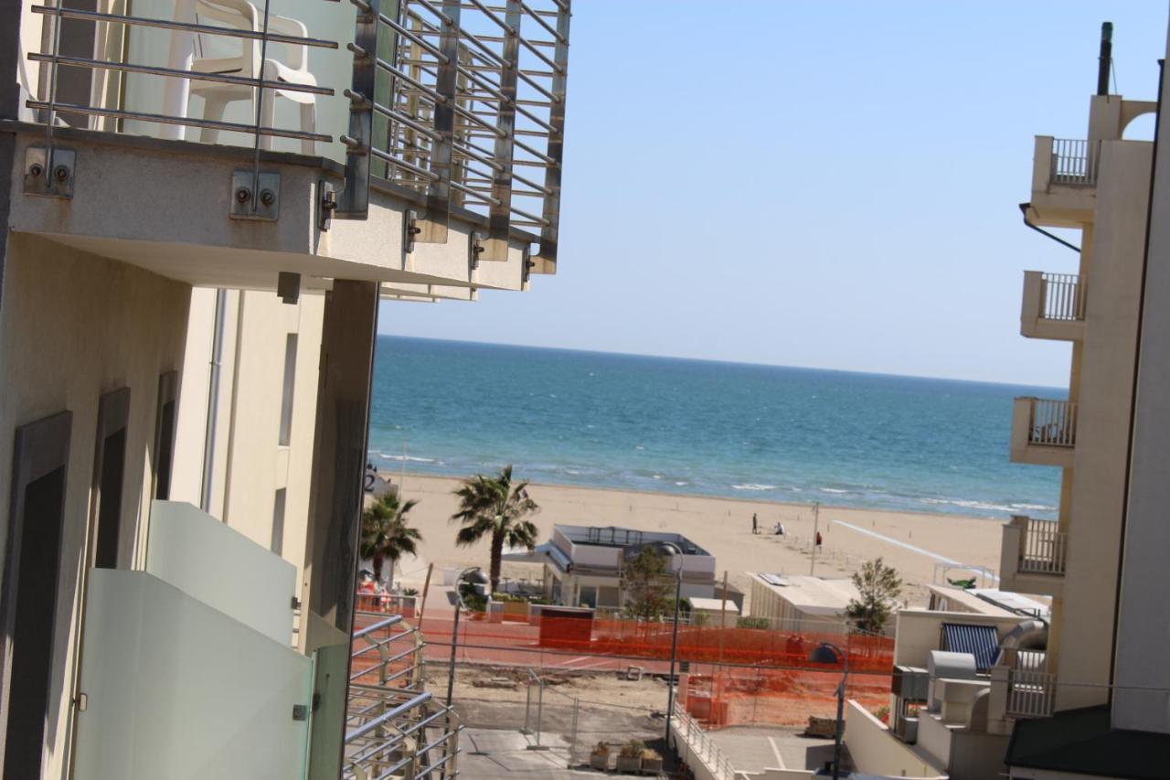 רימיני Hotel Mora מראה חיצוני תמונה