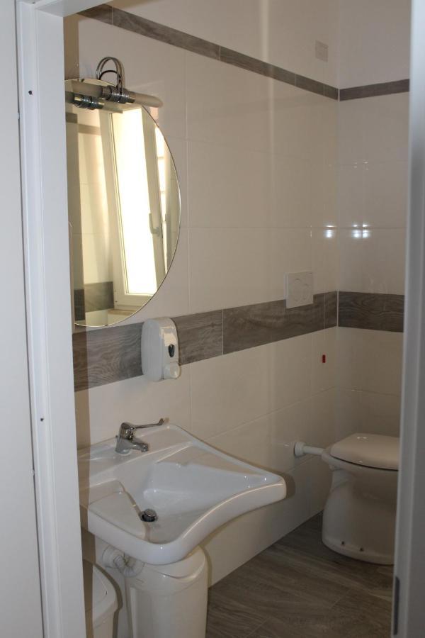 רימיני Hotel Mora מראה חיצוני תמונה